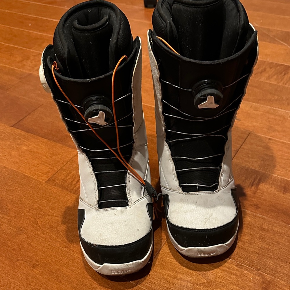 Men Black and White Snowboarding boots